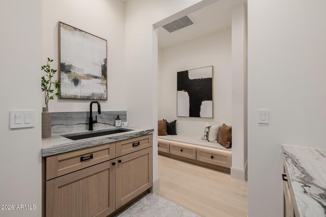 3301 E ELM Street, Phoenix, AZ 85018