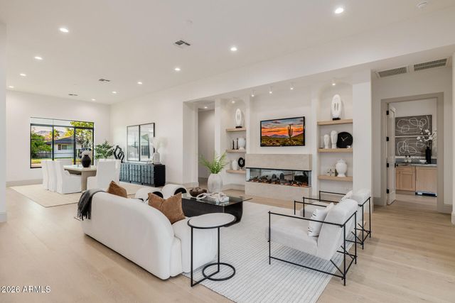 3301 E ELM Street, Phoenix, AZ 85018