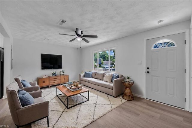 129 Jordan DR, Hampton, VA 23666