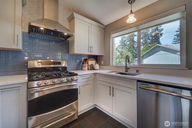 6703 Cortez Place NW, Bremerton, WA 98311