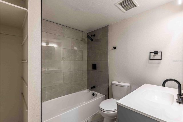 5104 N 15TH STREET, Tampa, FL 33610