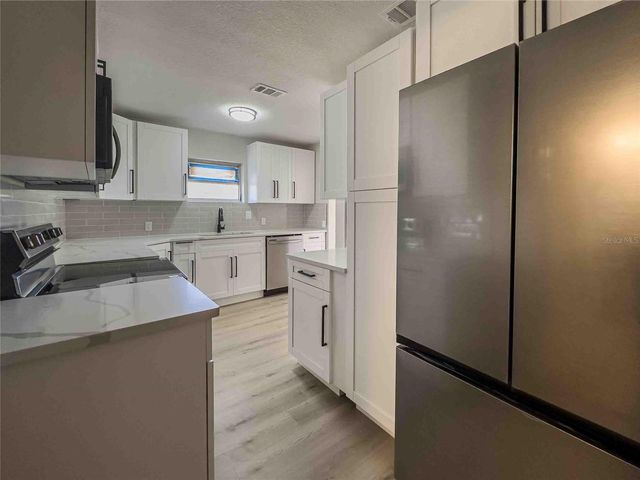 5104 N 15TH STREET, Tampa, FL 33610