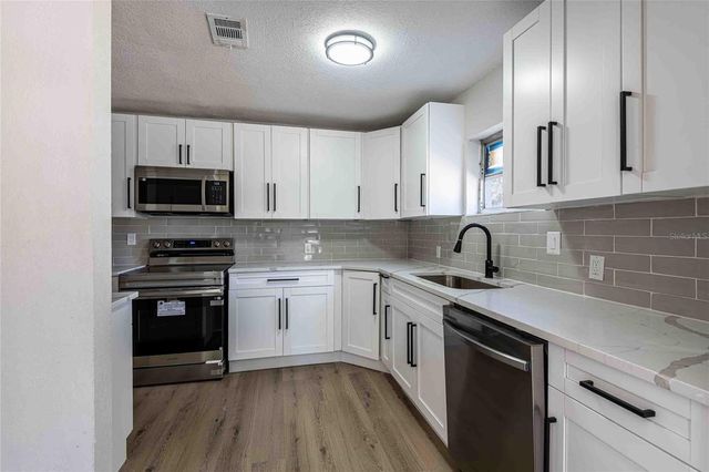 5104 N 15TH STREET, Tampa, FL 33610