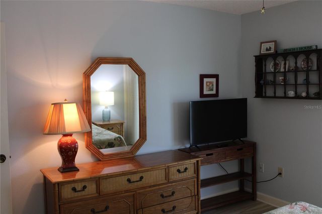 327 108TH STREET W 327, Bradenton, FL 34209