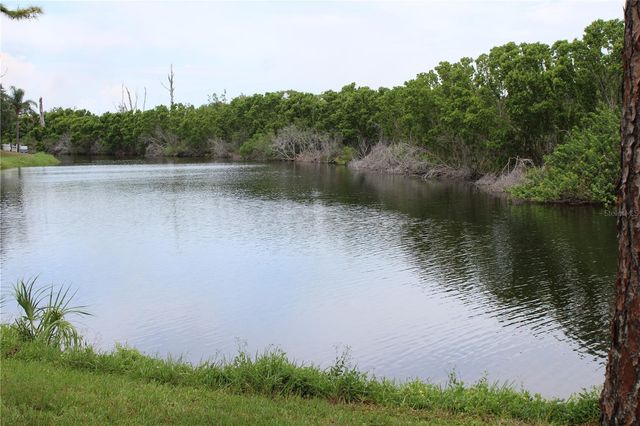 327 108TH STREET W 327, Bradenton, FL 34209