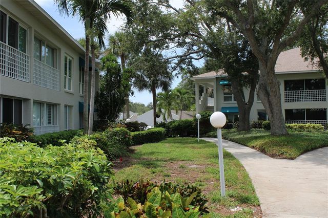 327 108TH STREET W 327, Bradenton, FL 34209