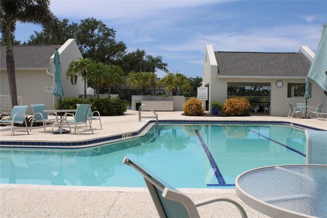 327 108TH STREET W 327, Bradenton, FL 34209