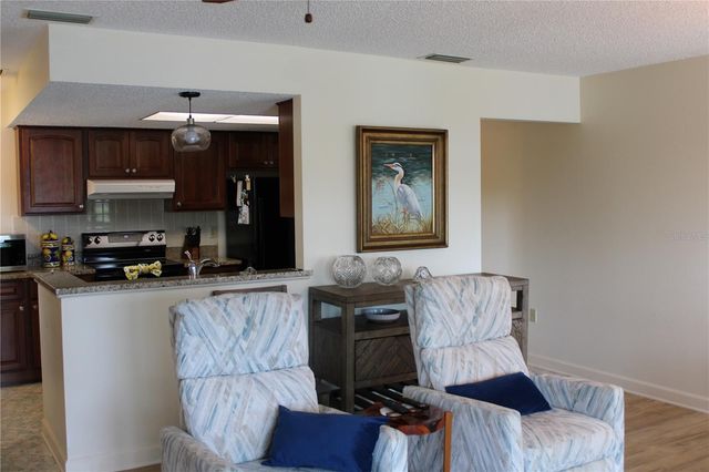 327 108TH STREET W 327, Bradenton, FL 34209