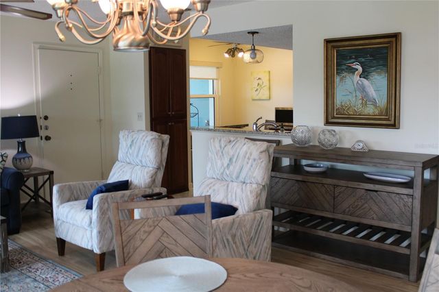 327 108TH STREET W 327, Bradenton, FL 34209