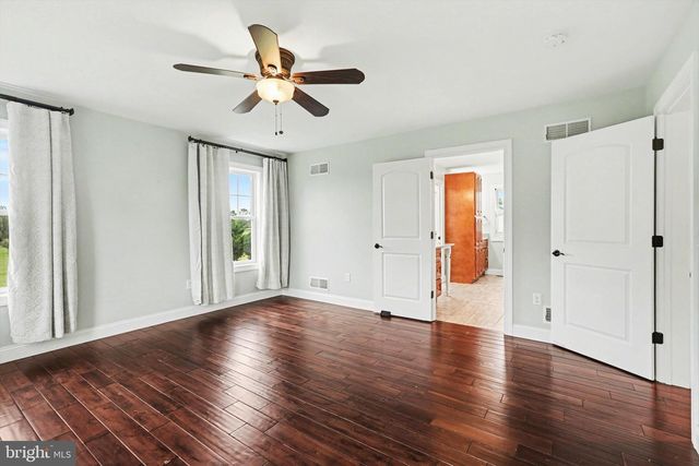 1227 W TRINDLE RD, Mechanicsburg, PA 17055