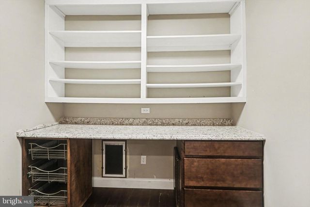 1227 W TRINDLE RD, Mechanicsburg, PA 17055