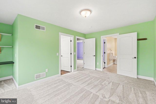 1227 W TRINDLE RD, Mechanicsburg, PA 17055