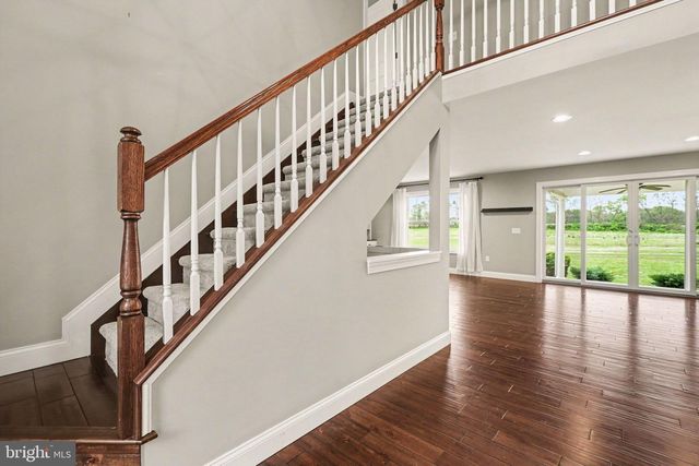 1227 W TRINDLE RD, Mechanicsburg, PA 17055