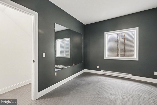 1227 W TRINDLE RD, Mechanicsburg, PA 17055