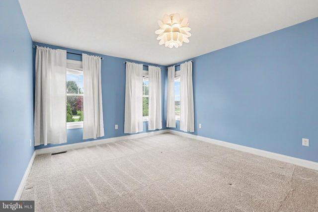 1227 W TRINDLE RD, Mechanicsburg, PA 17055