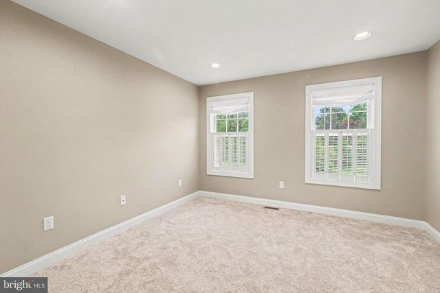 1227 W TRINDLE RD, Mechanicsburg, PA 17055