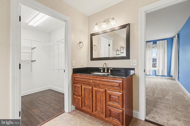 1227 W TRINDLE RD, Mechanicsburg, PA 17055