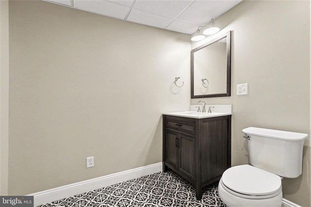 1227 W TRINDLE RD, Mechanicsburg, PA 17055