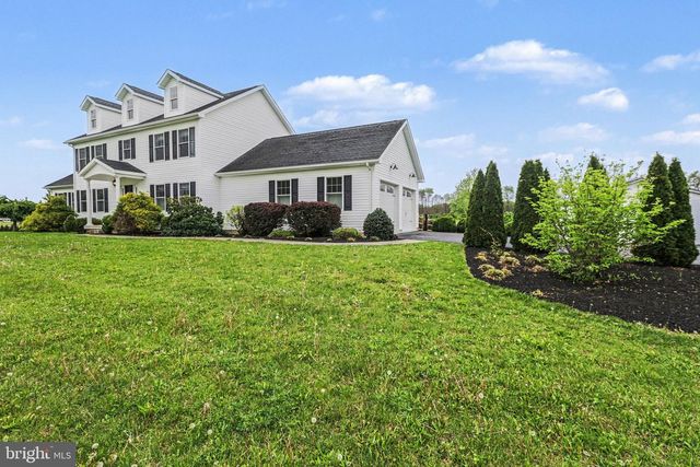 1227 W TRINDLE RD, Mechanicsburg, PA 17055