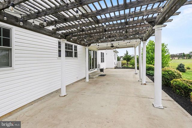 1227 W TRINDLE RD, Mechanicsburg, PA 17055