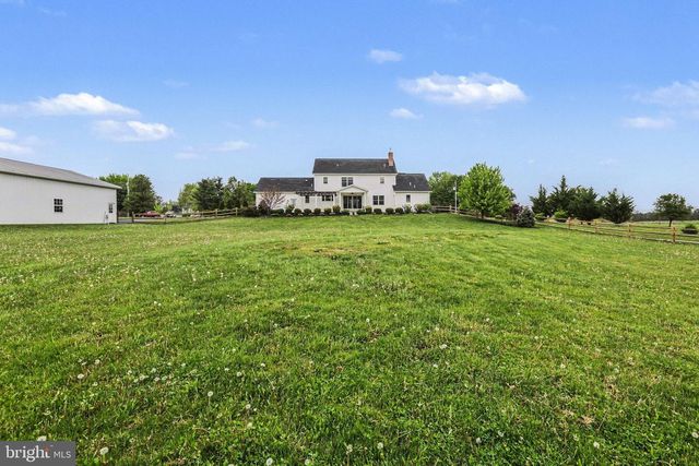 1227 W TRINDLE RD, Mechanicsburg, PA 17055