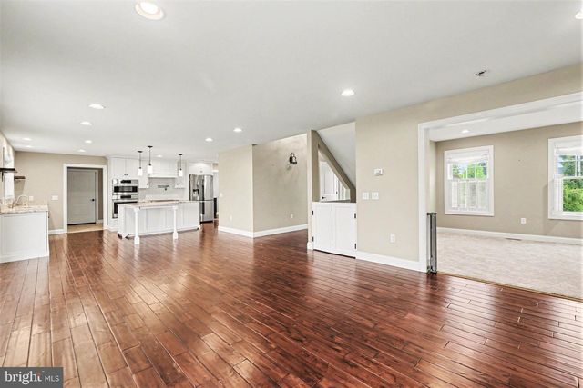 1227 W TRINDLE RD, Mechanicsburg, PA 17055