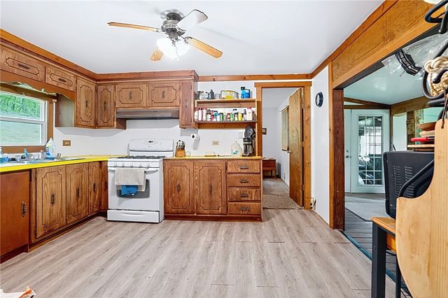 158 Renfrew Rd, Penn Twp, PA 16053