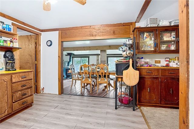 158 Renfrew Rd, Penn Twp, PA 16053