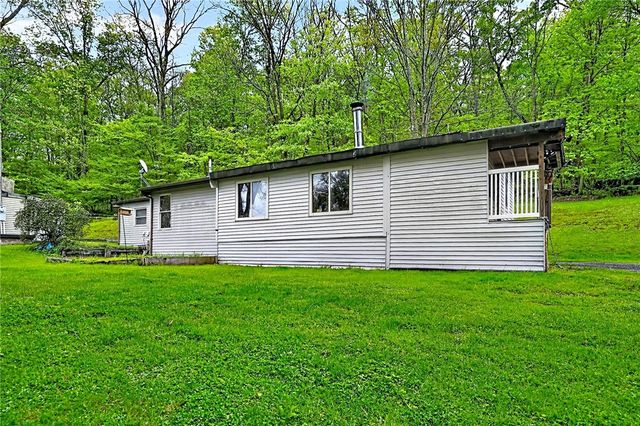 158 Renfrew Rd, Penn Twp, PA 16053