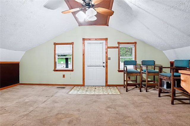 158 Renfrew Rd, Penn Twp, PA 16053