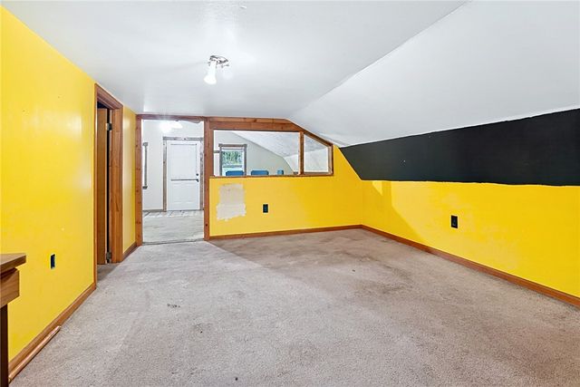 158 Renfrew Rd, Penn Twp, PA 16053