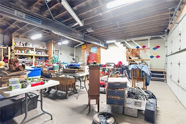 158 Renfrew Rd, Penn Twp, PA 16053