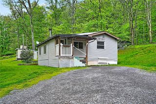 158 Renfrew Rd, Penn Twp, PA 16053