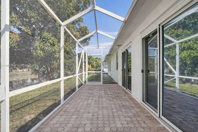 4927 NW 55th Ct, Tamarac, FL 33319