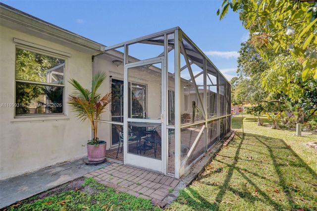 4927 NW 55th Ct, Tamarac, FL 33319