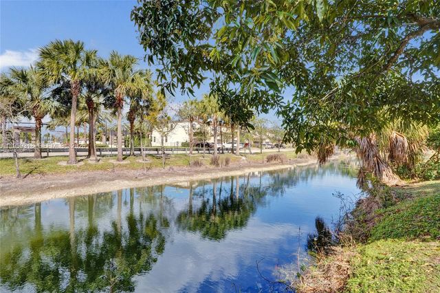 4927 NW 55th Ct, Tamarac, FL 33319