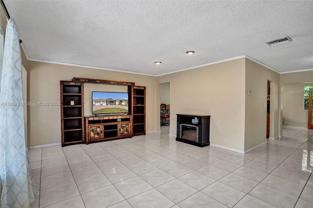 4927 NW 55th Ct, Tamarac, FL 33319