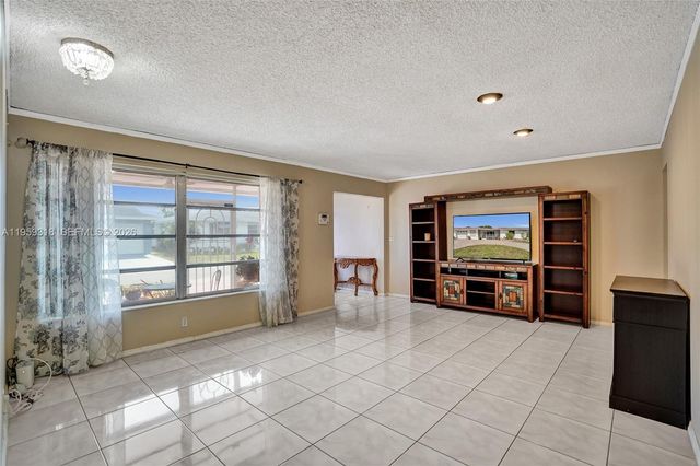 4927 NW 55th Ct, Tamarac, FL 33319