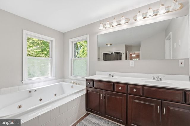 19134 DUPONT LN, Jeffersonton, VA 22724