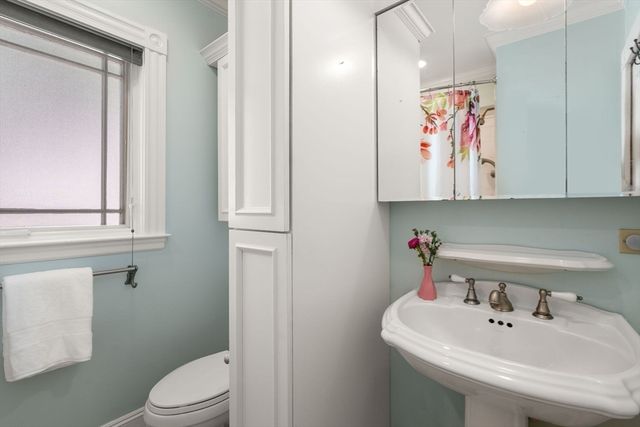 3 Chase Ave, Lexington, MA 02421