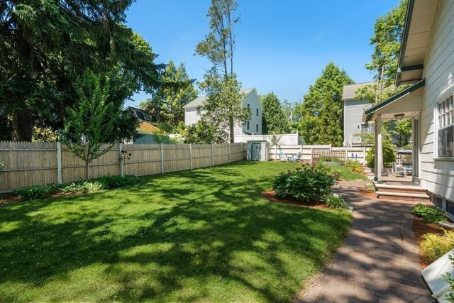 3 Chase Ave, Lexington, MA 02421
