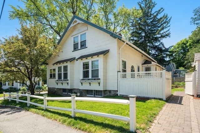 3 Chase Ave, Lexington, MA 02421