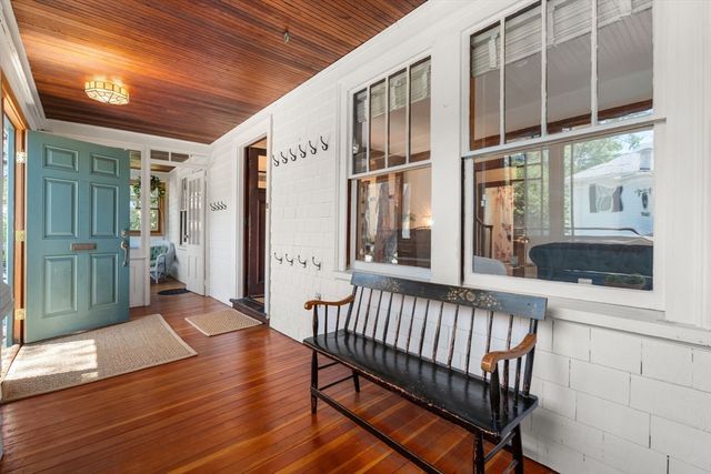 3 Chase Ave, Lexington, MA 02421