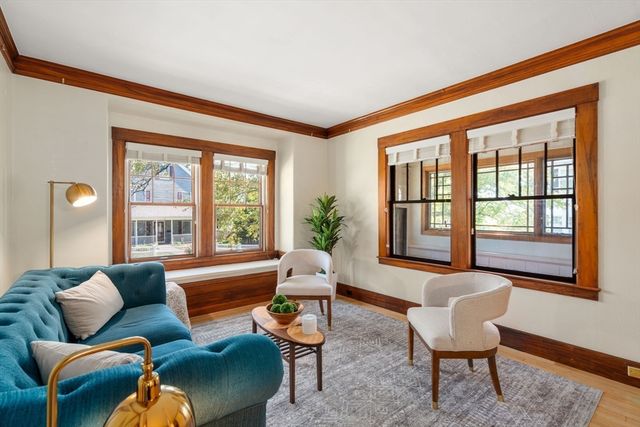 3 Chase Ave, Lexington, MA 02421