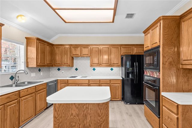 6414 Avignon St, Corpus Christi, TX 78414