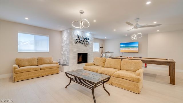 5331 Mayfair CT, Cape Coral, FL 33904