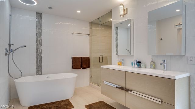 5331 Mayfair CT, Cape Coral, FL 33904