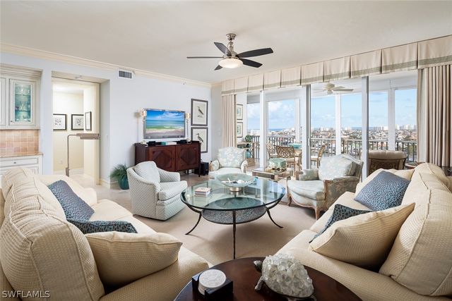 410 Flagship 1104, Naples, FL 34108