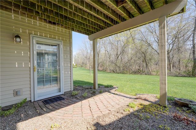27 Granite Drive, Perinton, NY 14526