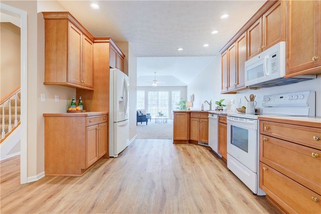 27 Granite Drive, Perinton, NY 14526